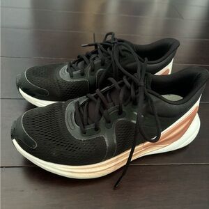 Lululemon blissful women's running shoe